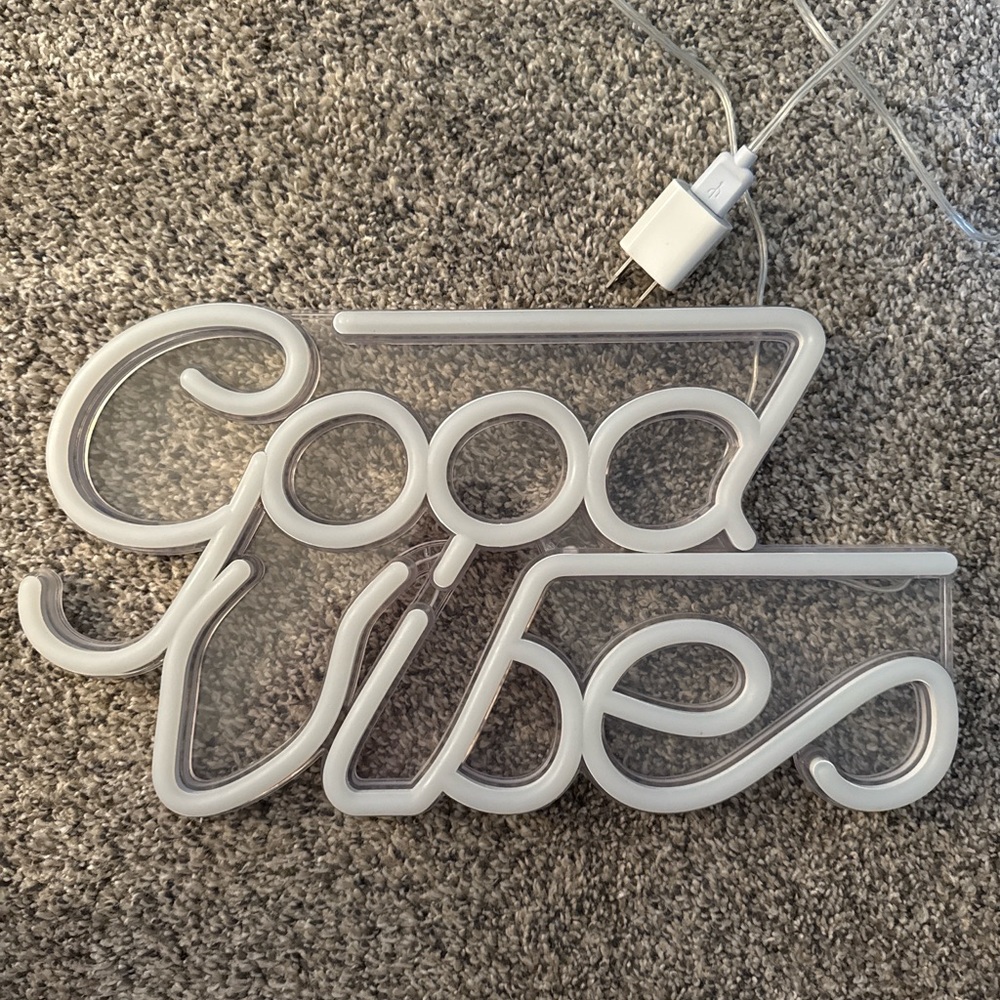 LED “Good Vibes” Neon Wall Sign Light – White - Picture 2 of 3